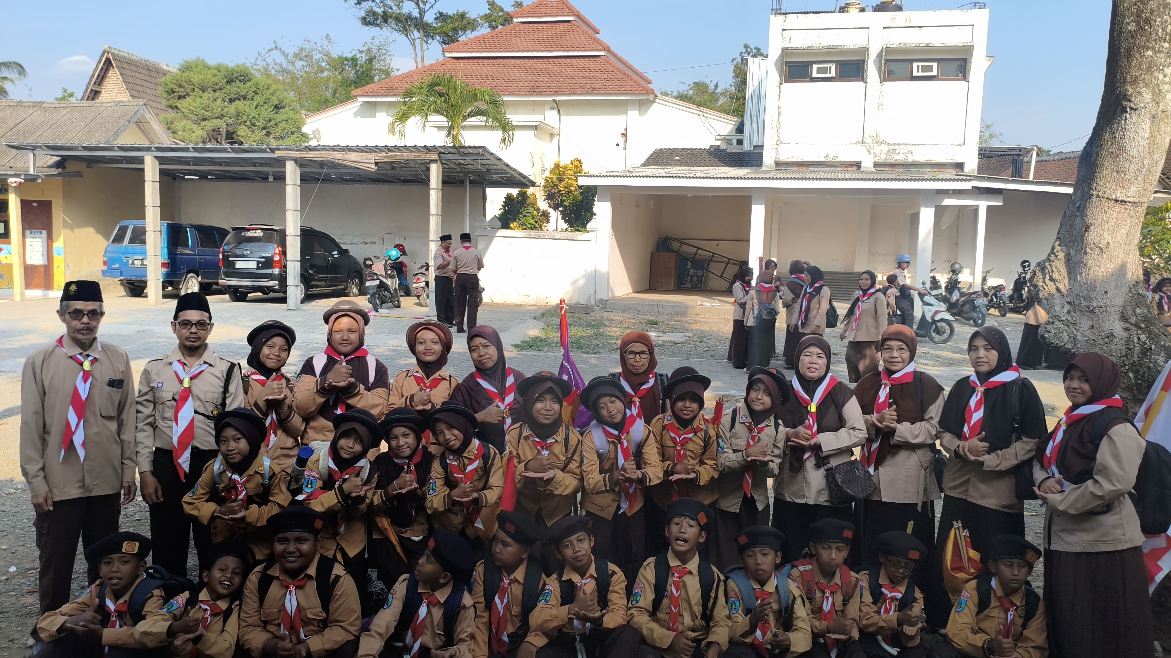 MI Nurul Huda Koncer Turut Berpartisipasi dalam Kegiatan PENSARI Pramuka KKMI Kecamatan Tenggarang Tahun 2026
