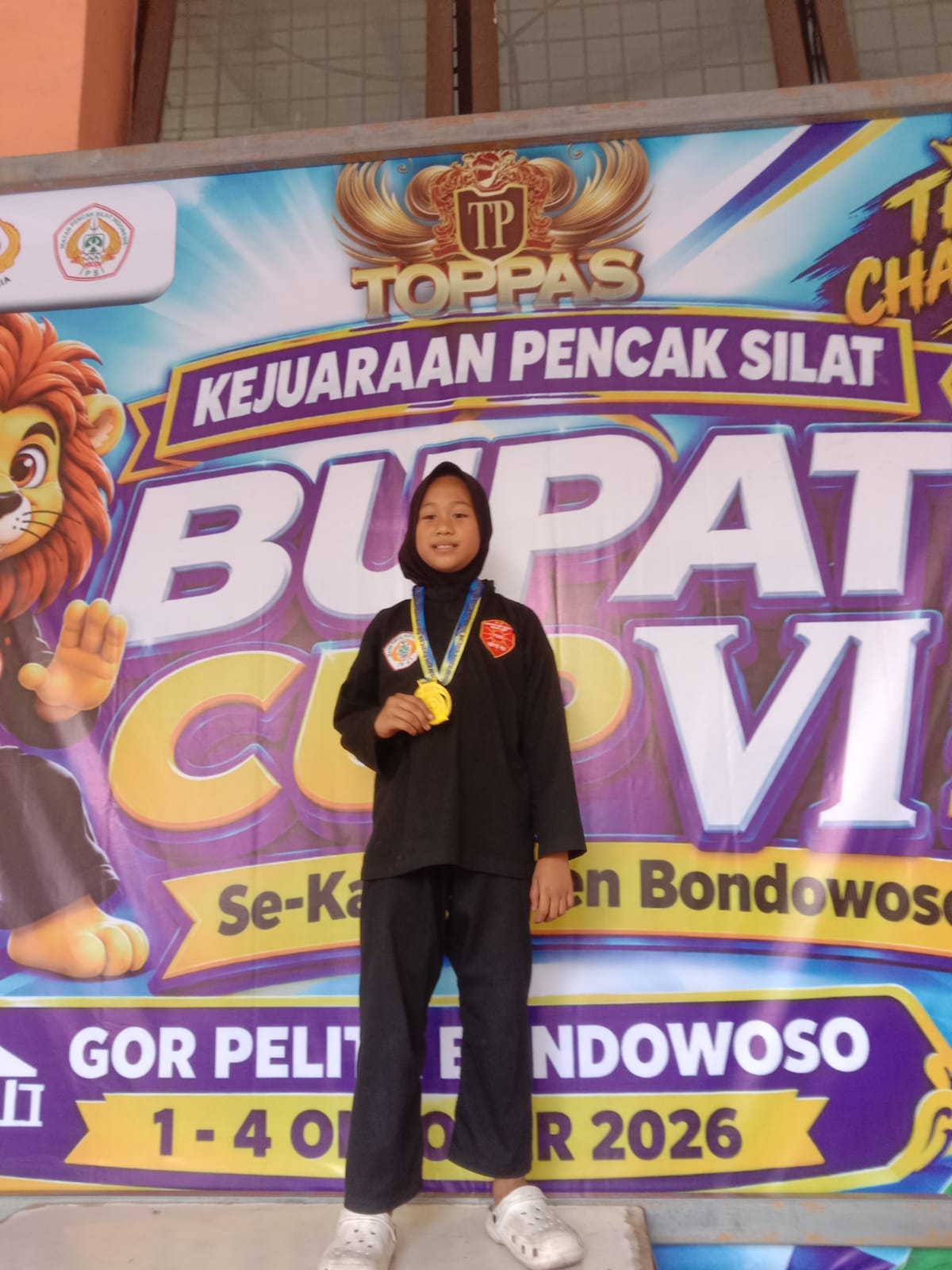 Siswi MI Nurul Huda Koncer Raih Juara 1 Kelas C Putri Tingkat SD dalam Kejuaraan Pencak Silat Bupati Cup IV Bondowoso